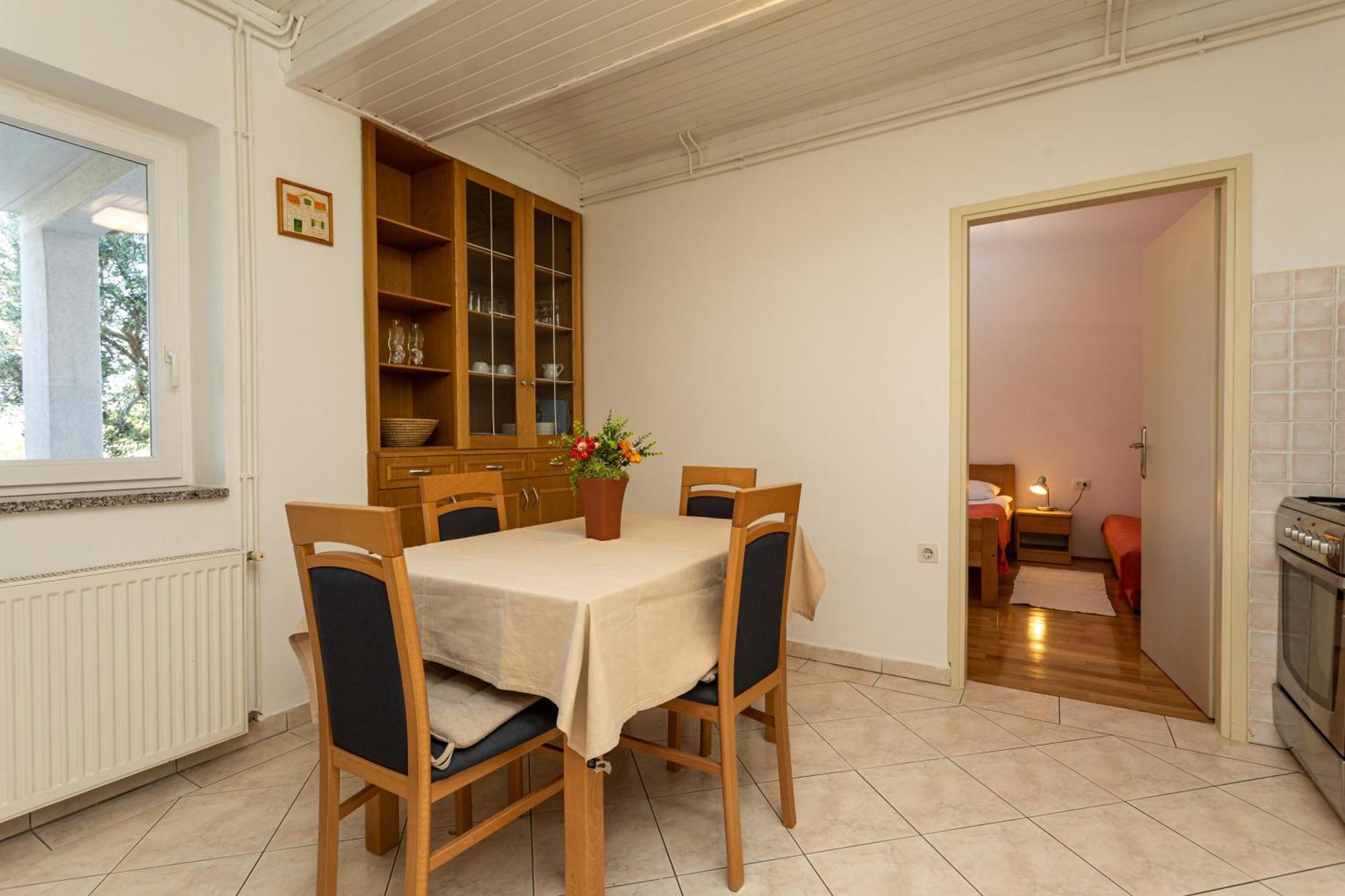 Apartment Ana *