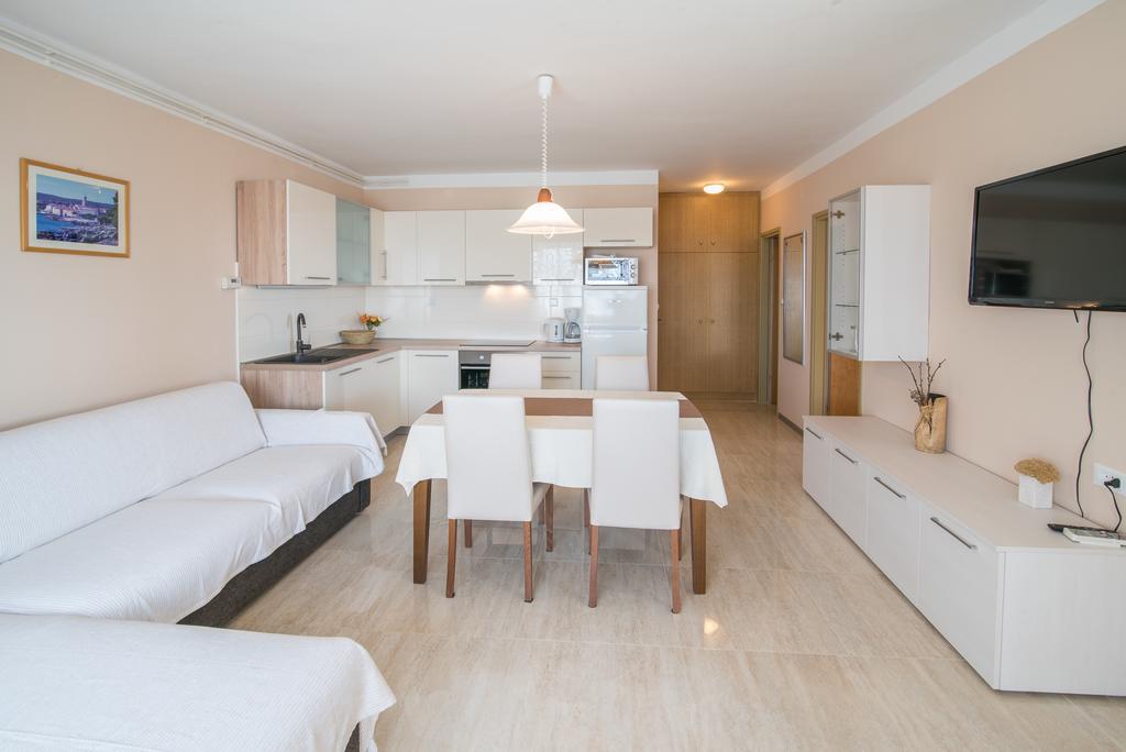 Ana Apartment *