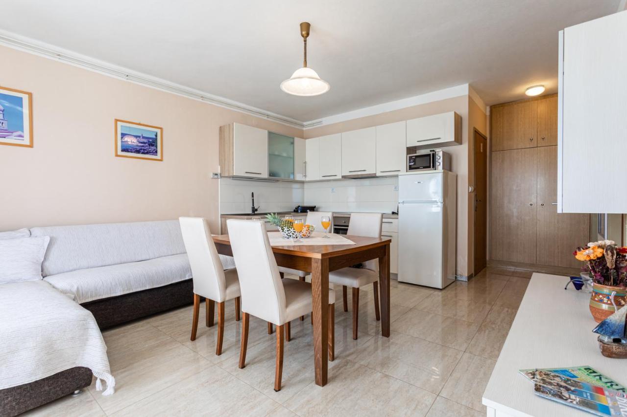 Ana Apartment *